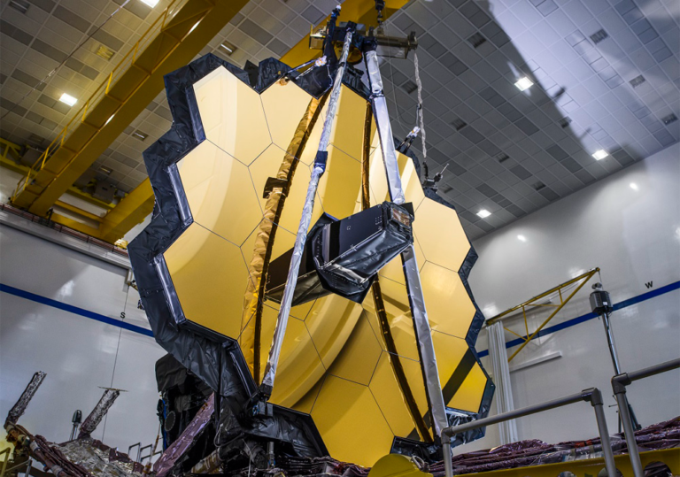 james webb telescope object heading to earth,james webb object coming to earth,james webb telescope object course correcting,red light in sky tonight